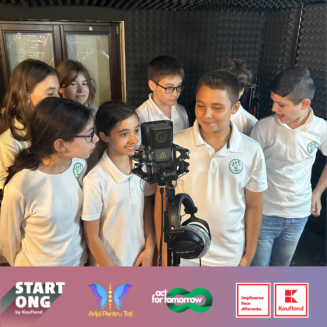 Participanți la paradă