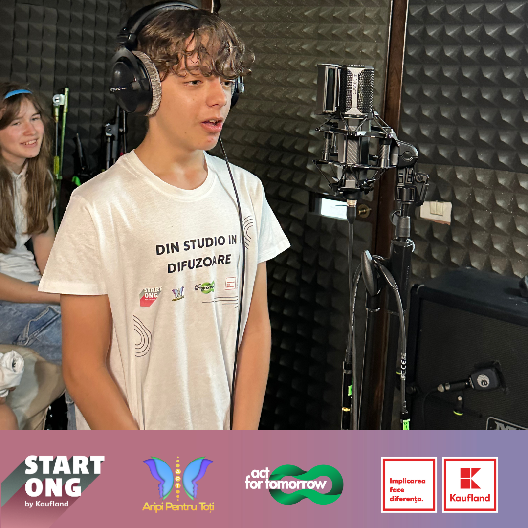 Participanți la paradă